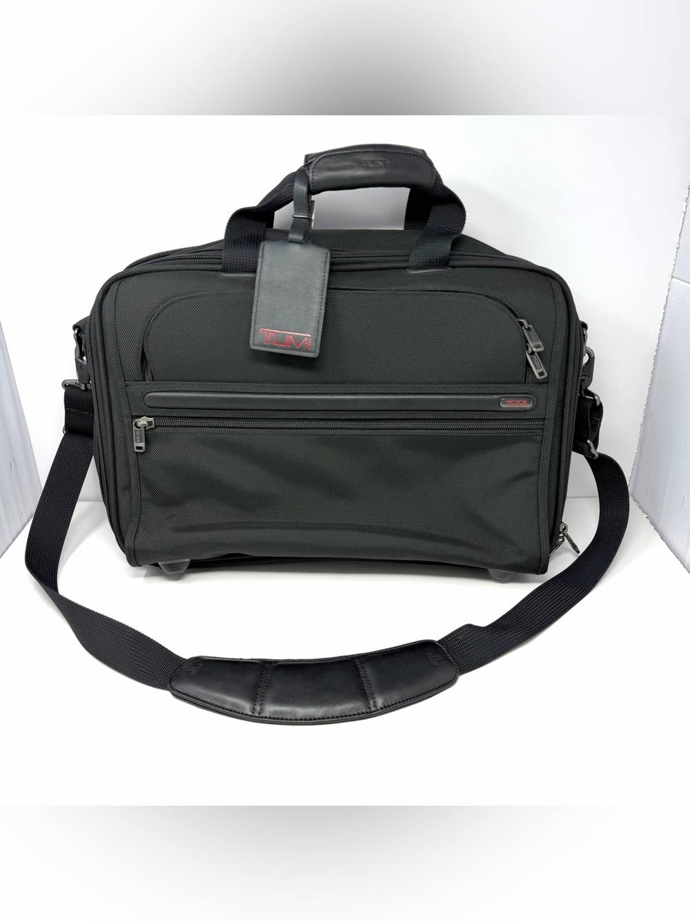Tumi #22121D4 Alpha Black Ballistic Nylon Expandable Briefcase Travel Bag EUC